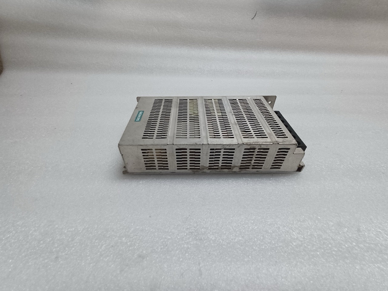 SIEMENS AG 6EP1333-1LD00 INDUSTRIAL POWER SUPPLY 24V DC 6.2A