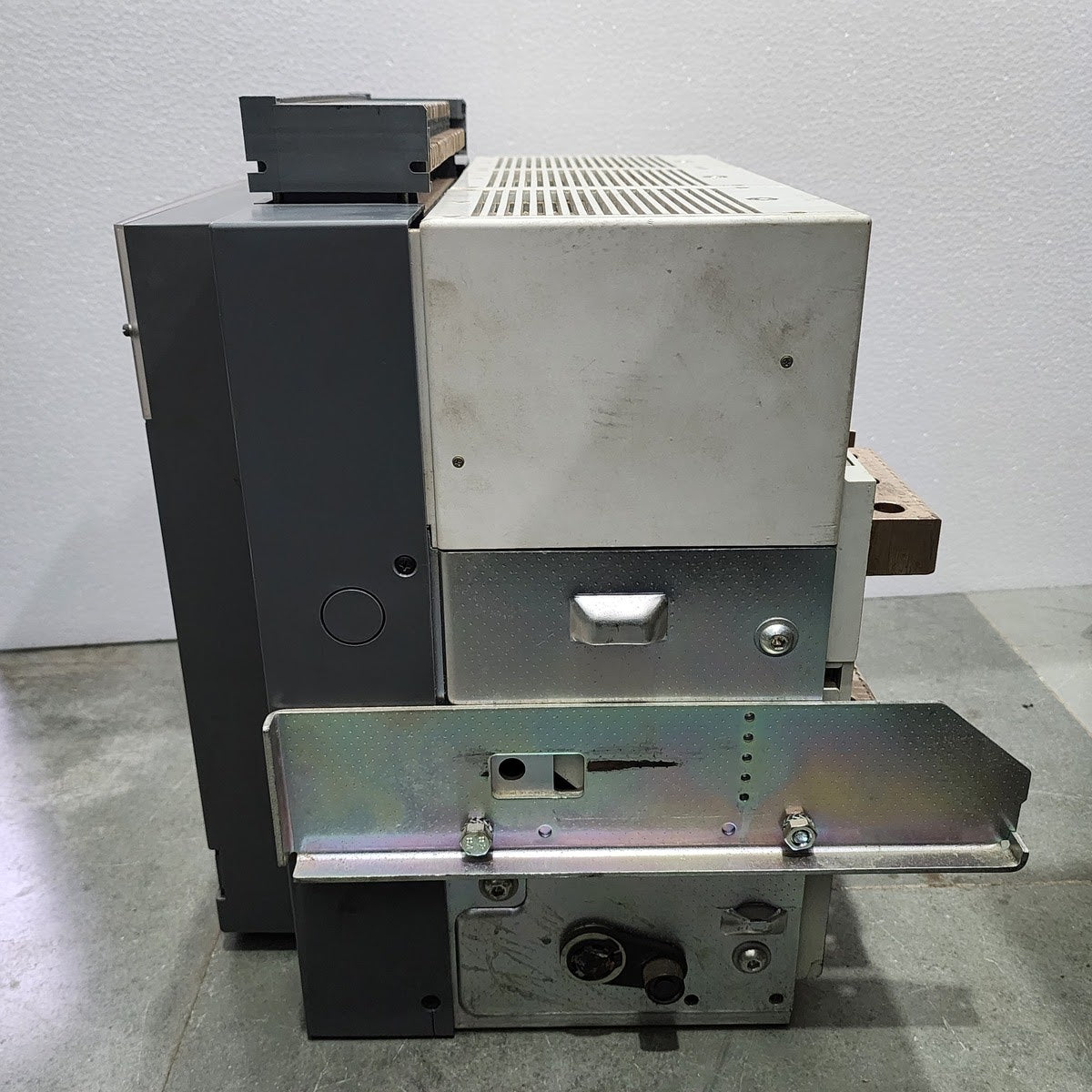 ABB SACE E3S/MS 32 3-POLE CIRCUIT BREAKER 1SDA058979R1 3200A