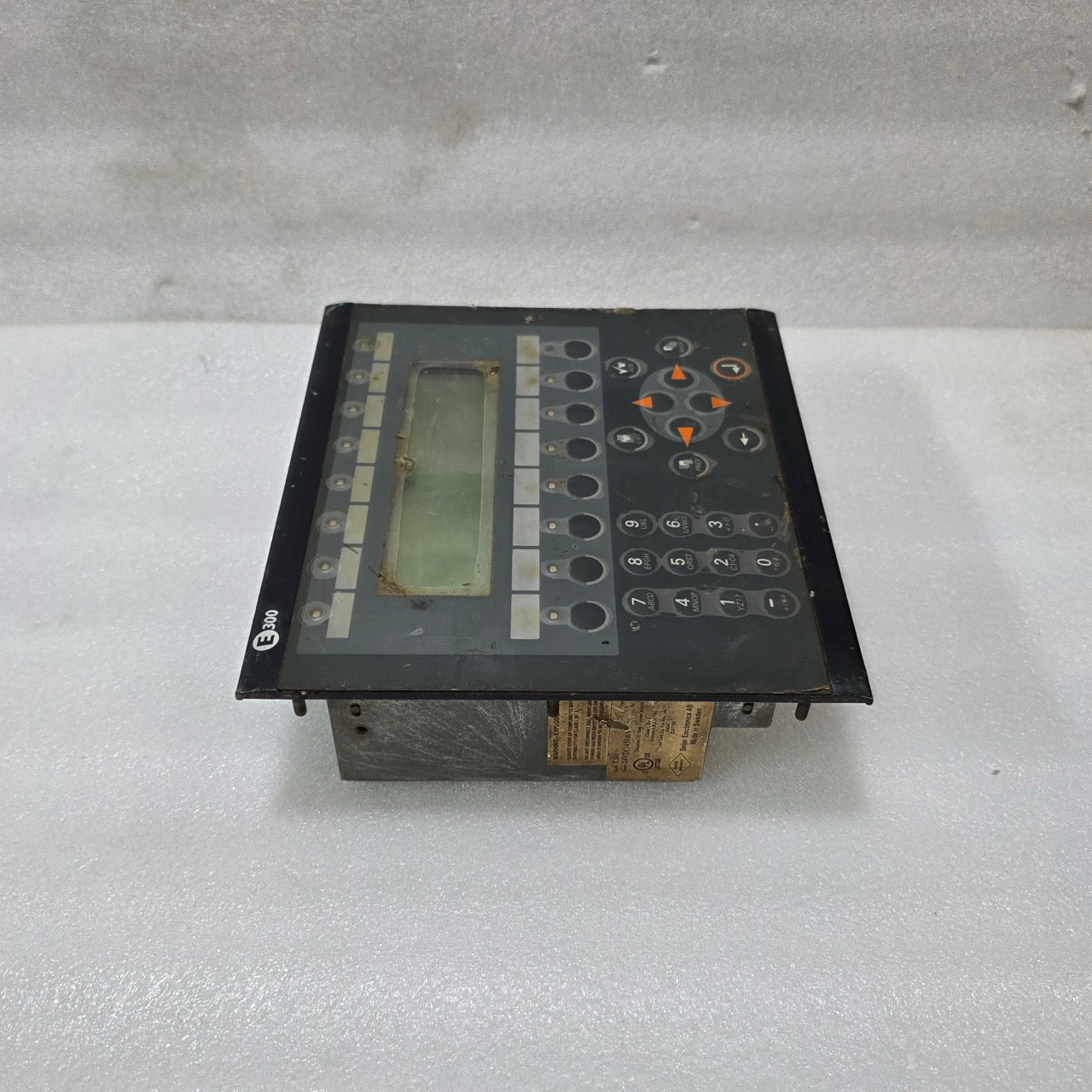 BEIJER ELECTRONICS E300 HMI PANEL – 24VDC INDUSTRIAL DISPLAY 04380A