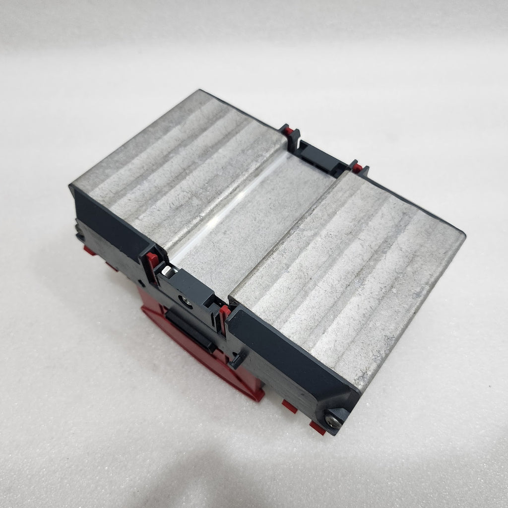 BERGHOF RDIO 8/24-0 5 DIGITAL I/O UNIT 203000001 VER 0002 20300000100472 24VDC