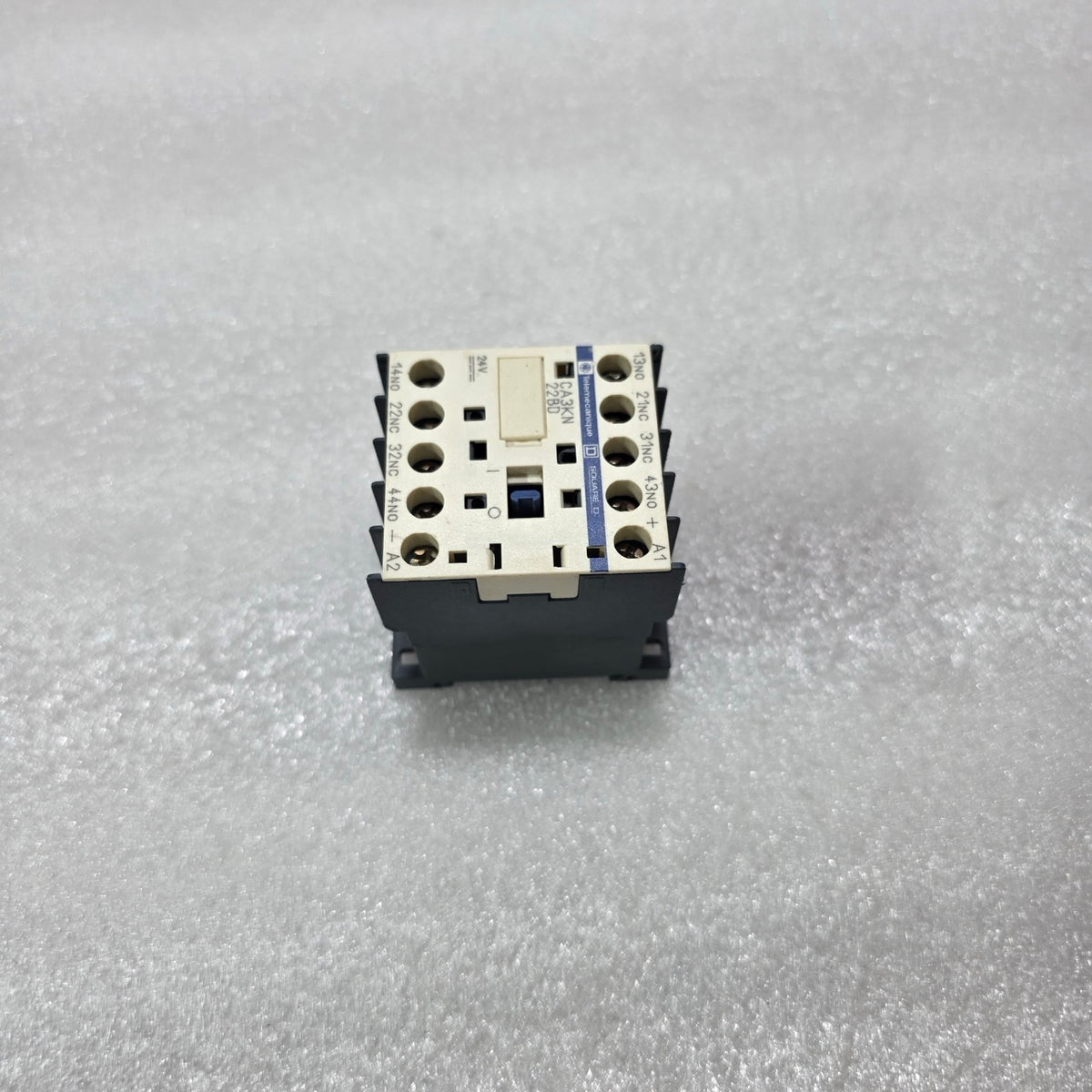 TELEMECANIQUE CA3KN22BD CONTROL RELAY 24VDC 2NO+2NC 10A 690V SQUARE D