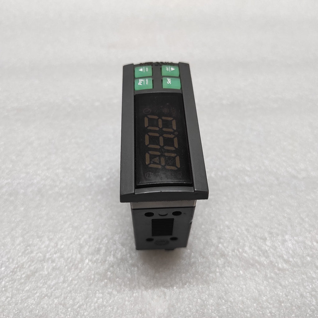 CAREL IR33C0LR00 REFRIGERATION DIGITAL TEMPERATURE CONTROLLER