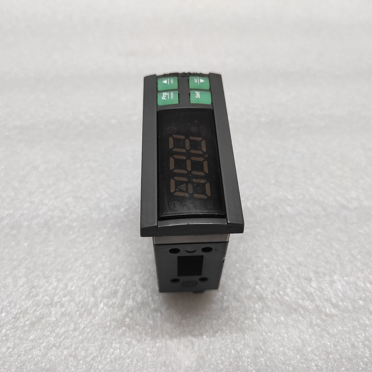 CAREL IR33C0LR00 REFRIGERATION DIGITAL TEMPERATURE CONTROLLER