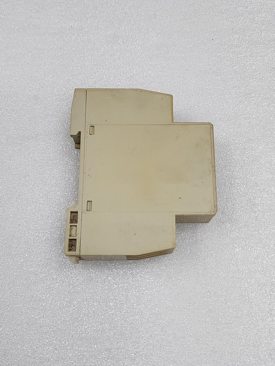 CARLO GAVAZZI DMB51CM24 MULTIFUNCTION TIMER 24-240VAC / 24VDC