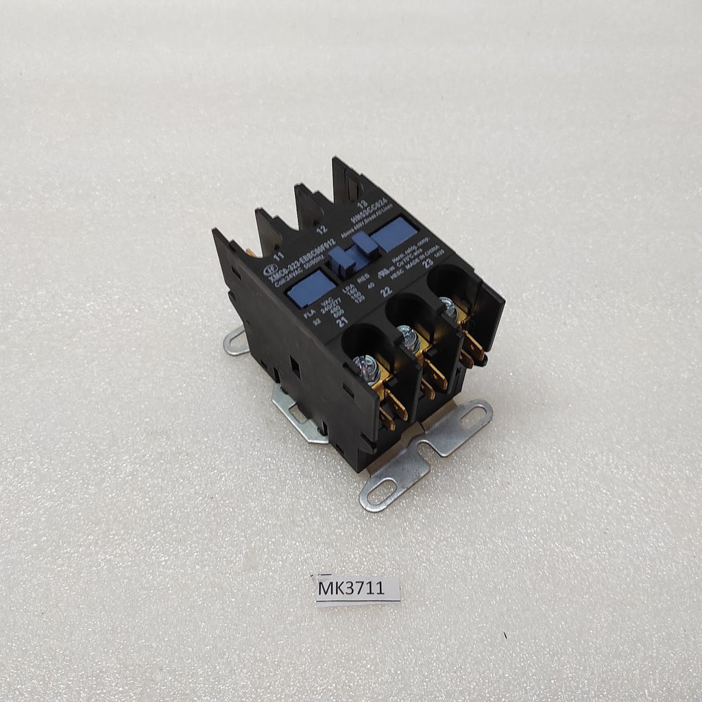 CARRIER XMC0-323-EBBC00F012 CONTACTOR HM53CC024 COIL VOLTAGE 24VAC