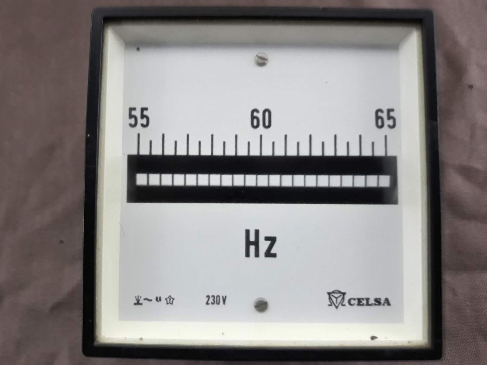 Celsa Frequency Counter Meter 230V 55-65 Hz