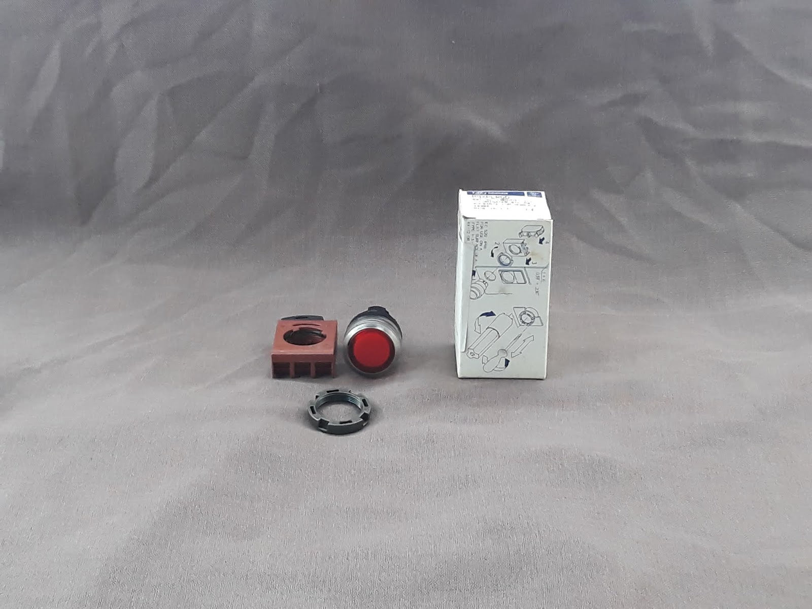 CEMA P9XPLRGD ILLUMINATED RED PUSH BUTTON 185491