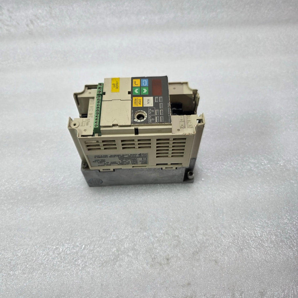 YASKAWA CIMR-J7AZB0P4 VFD DRIVE 240V 1.1kVA IP20 J7 SERIES