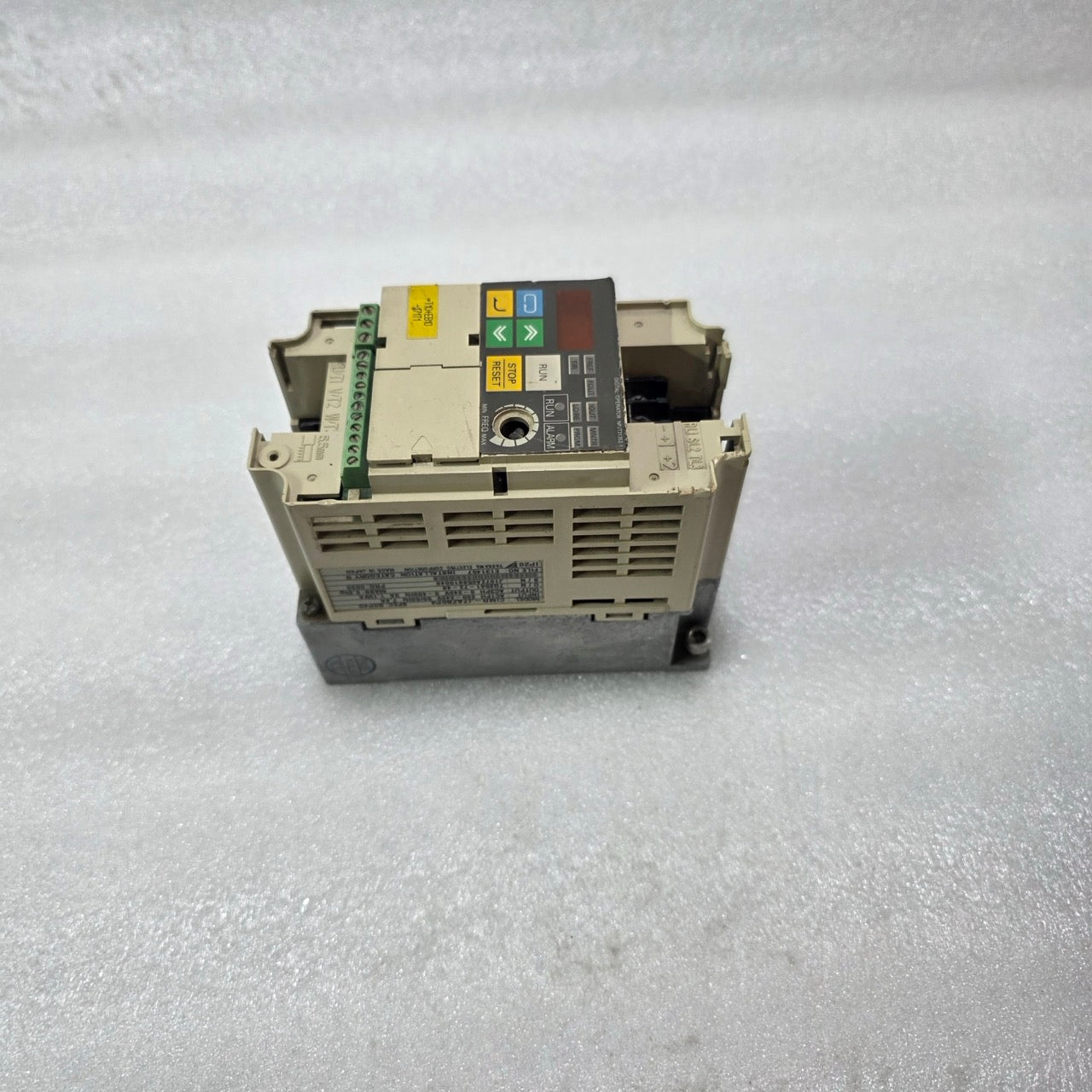 YASKAWA CIMR-J7AZB0P4 VFD DRIVE 240V 1.1kVA IP20 J7 SERIES