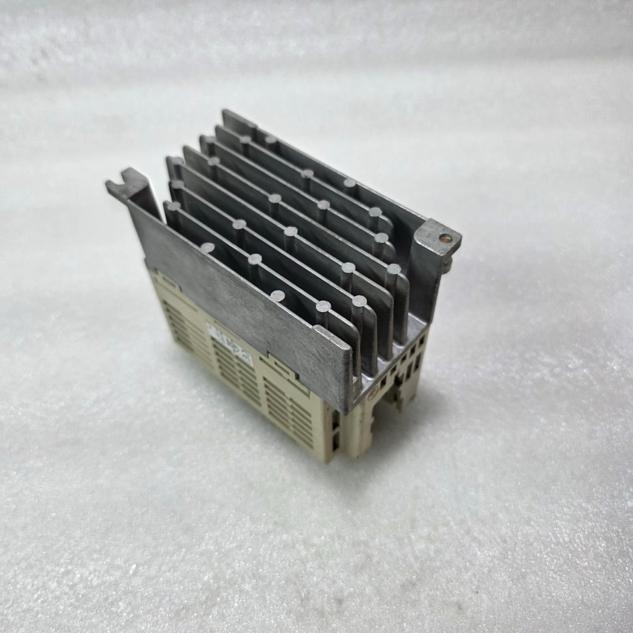 YASKAWA CIMR-J7AZB0P4 VFD DRIVE 240V 1.1kVA IP20 J7 SERIES