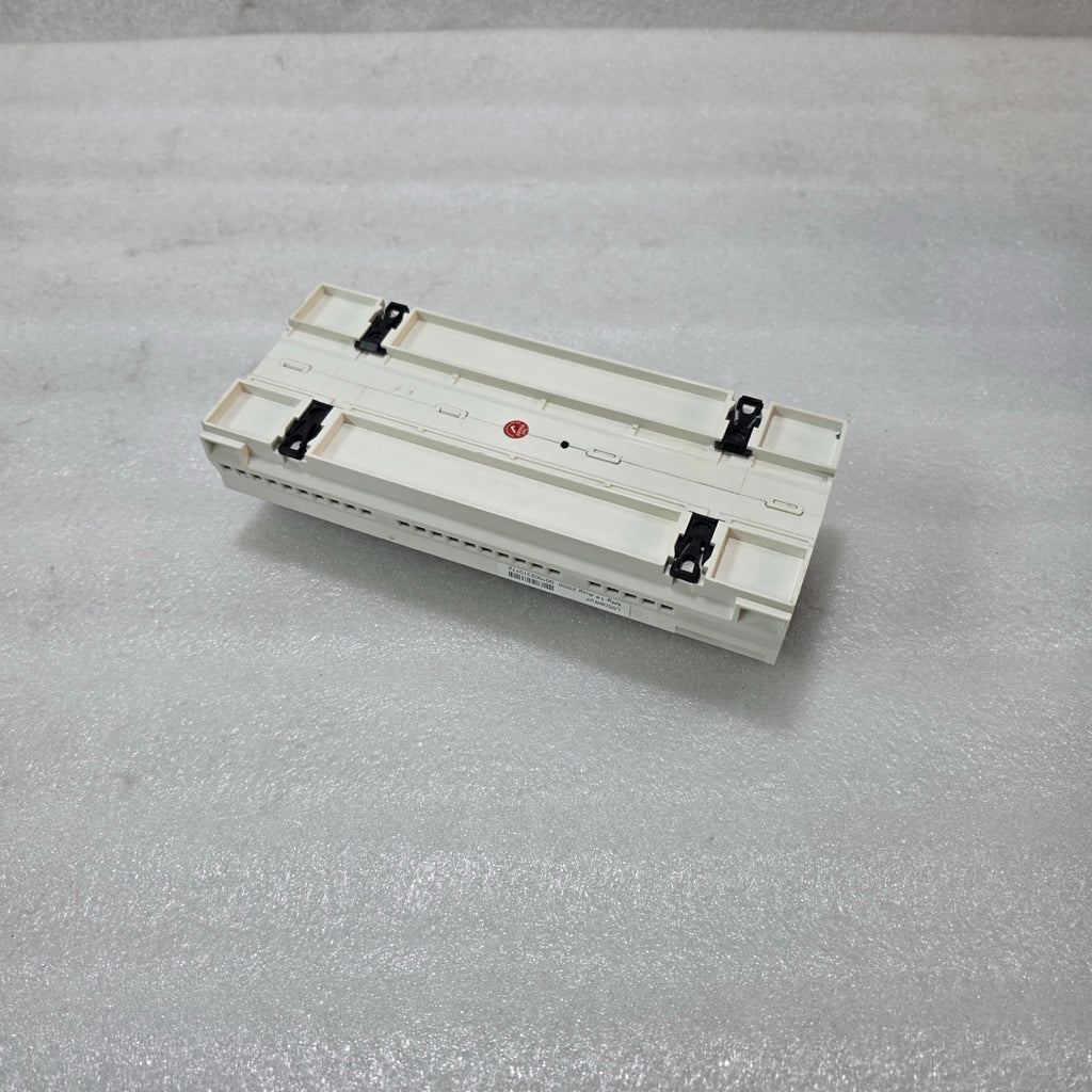 CLIPSAL C-BUS 2 L5508RVF 8 CHANNEL VOLTAGE FREE RELAY | 240V AC 10A