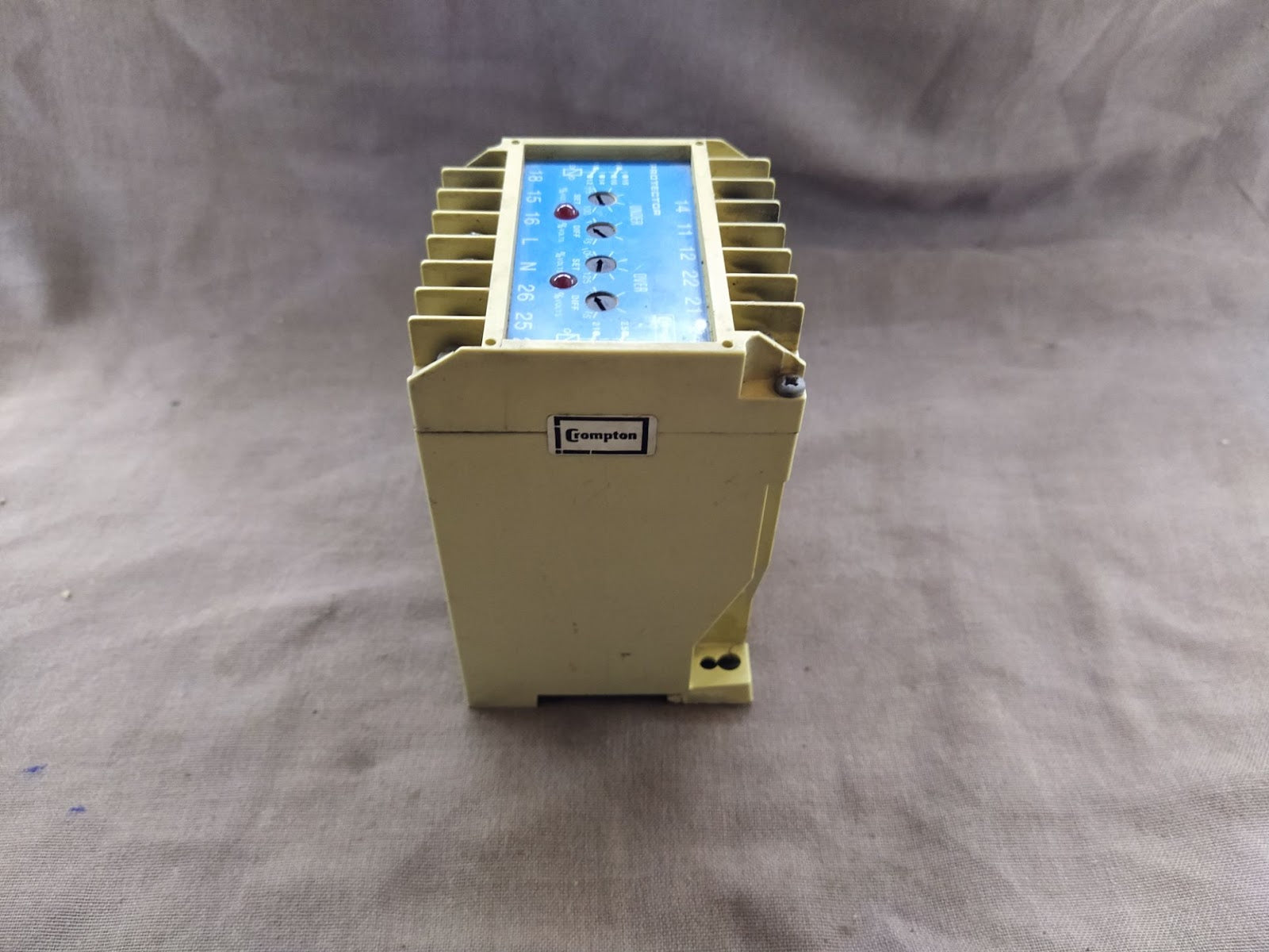 CROMPTON PROTECTOR 253-PVB4