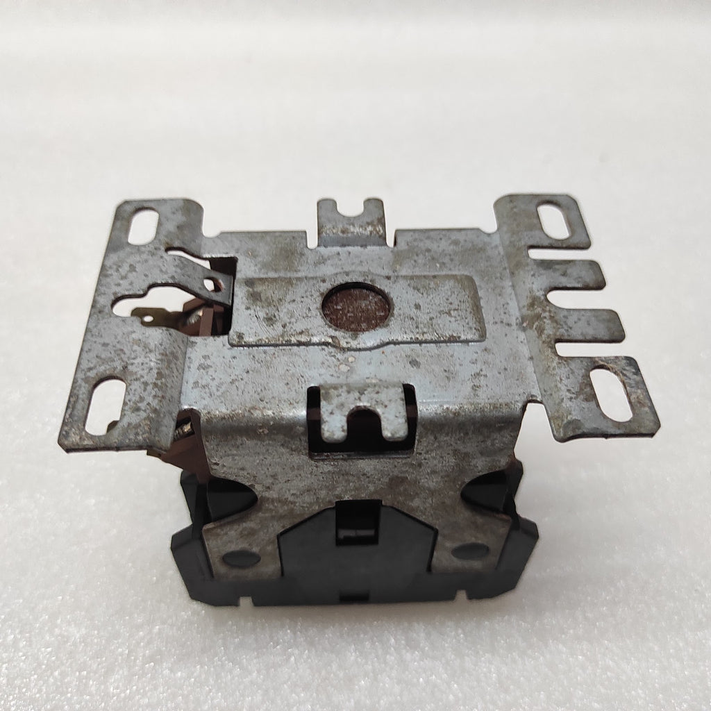 CUTLER HAMMER C25DNA3402 MAGNETIC CONTACTOR 40A COIL VOLTAGE 24V