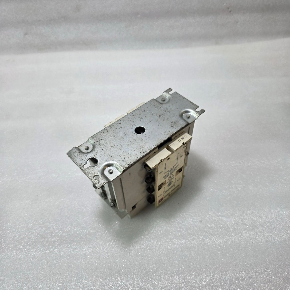 CUTLER HAMMER W200M1CFC MOTOR STARTER | NEMA SIZE 1 | 120V COIL | 3.43–27 FLA