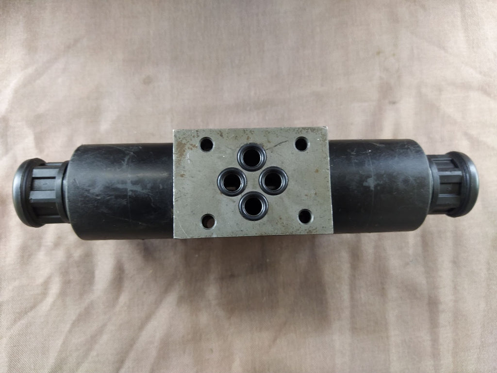 Damcos SA G01 C6S C230 31ES Solenoid Operated Directional Control Valve SAG01C6S