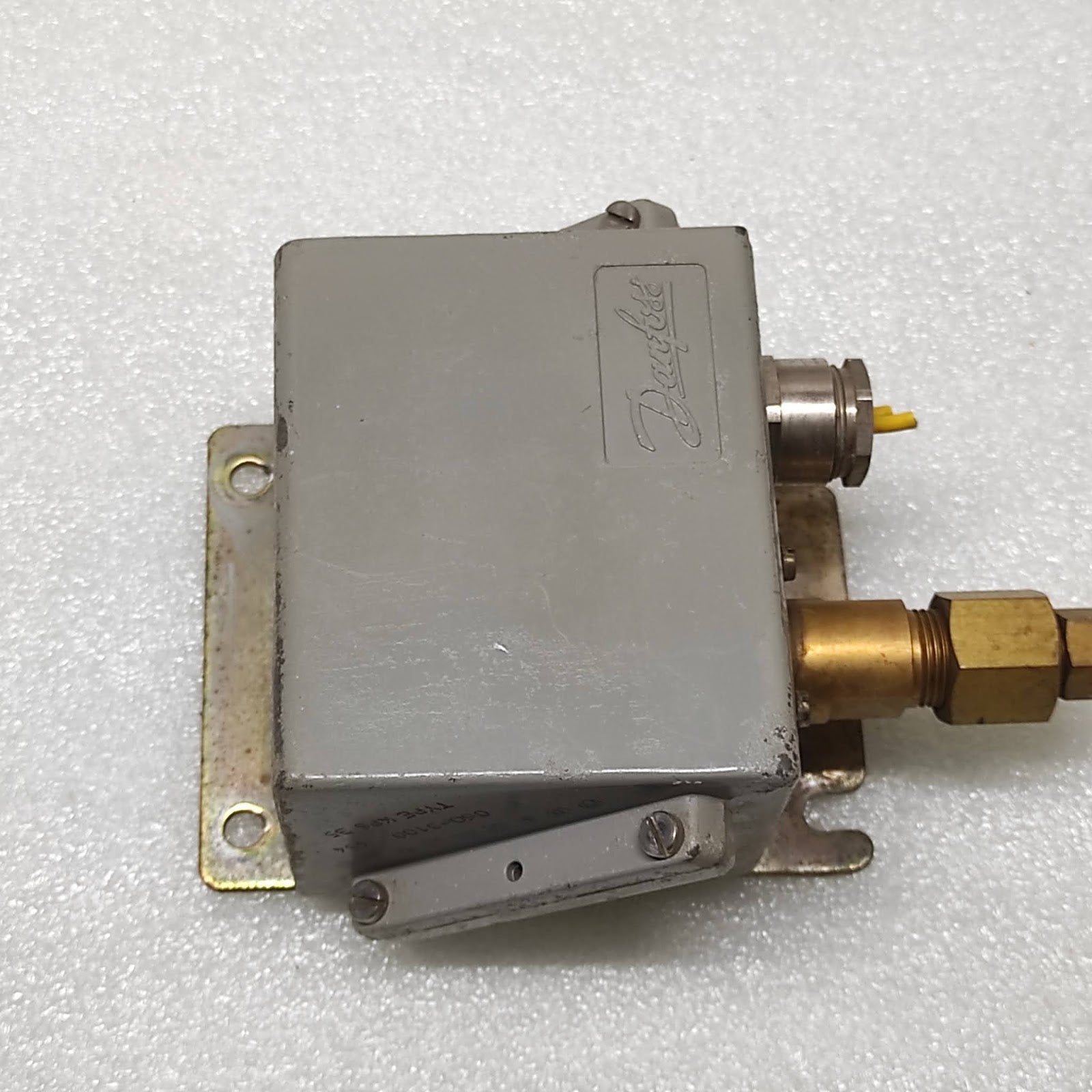 DANFOSS KPS35 PRESSURE SWITCH 060-3100 454