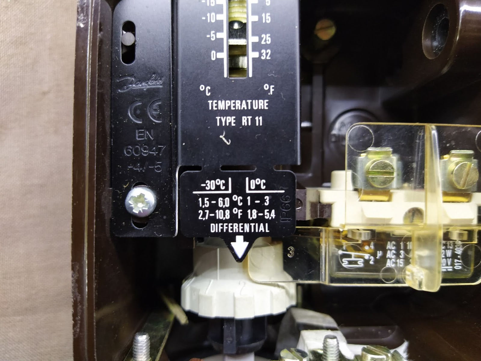 Danfoss RT11 017-5083 Thermostat