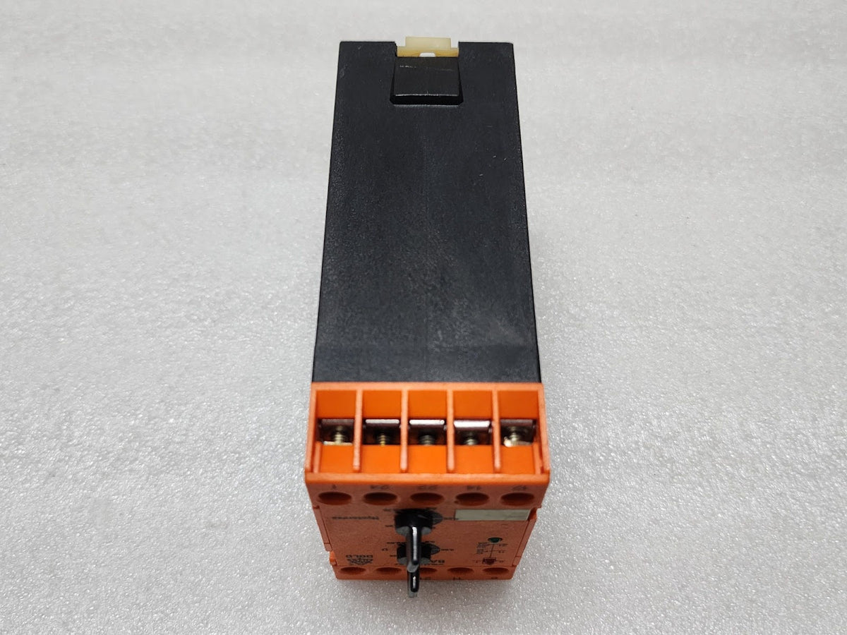 DOLD BA9036 VOLTAGE RELAY 220VAC