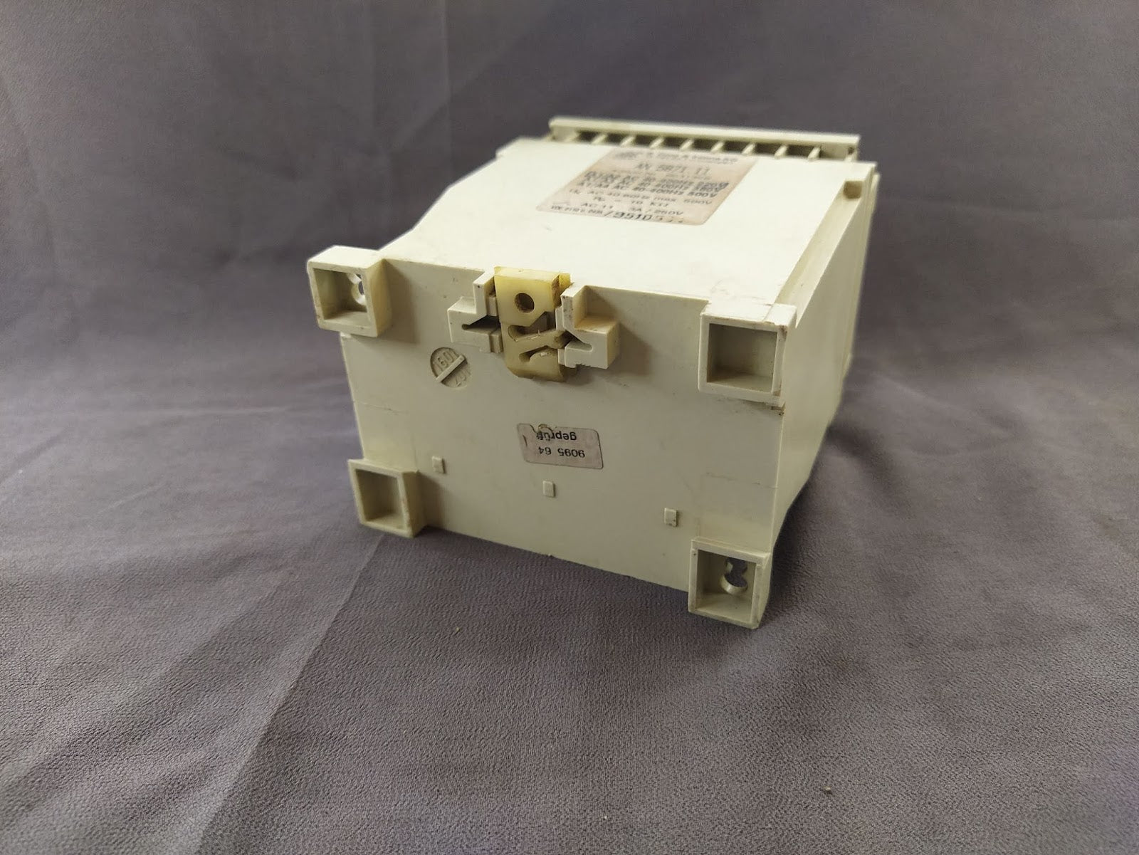 DOLD AN 5871 INSULATION MONITOR 0031326 AN 5871.11 220V