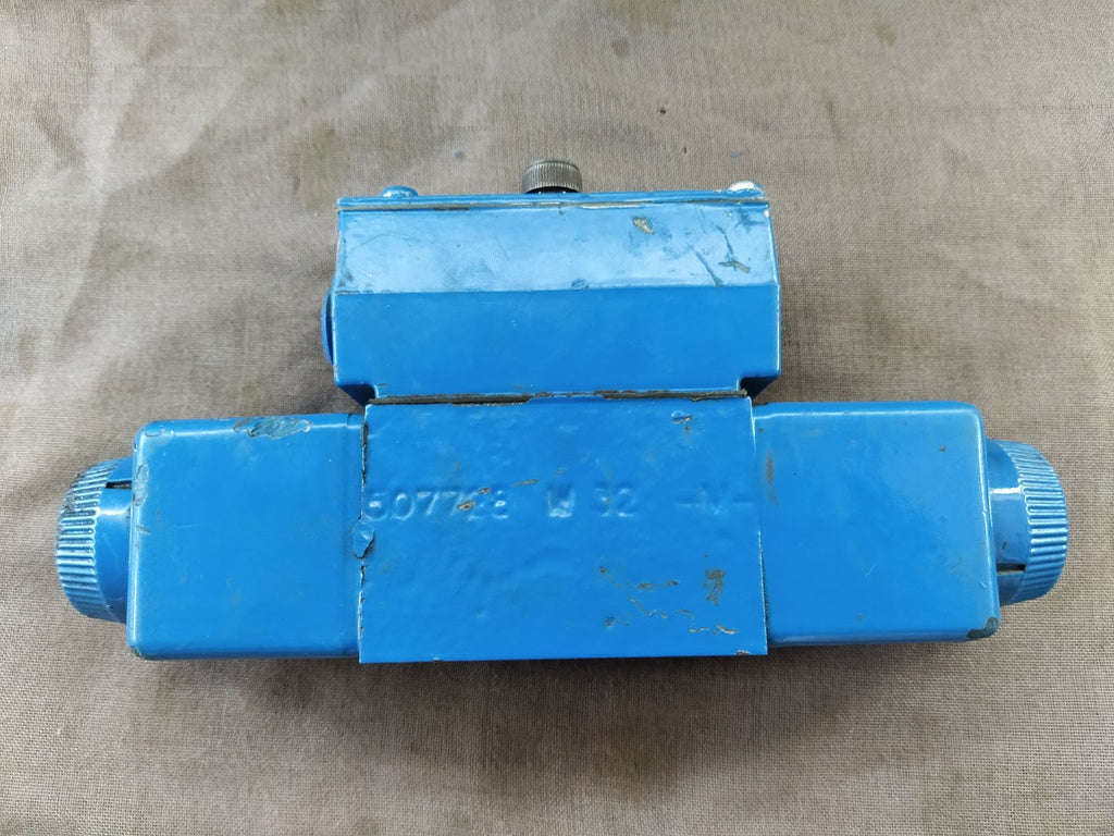 Eaton 02-110381 Solenoid Valve 02110381