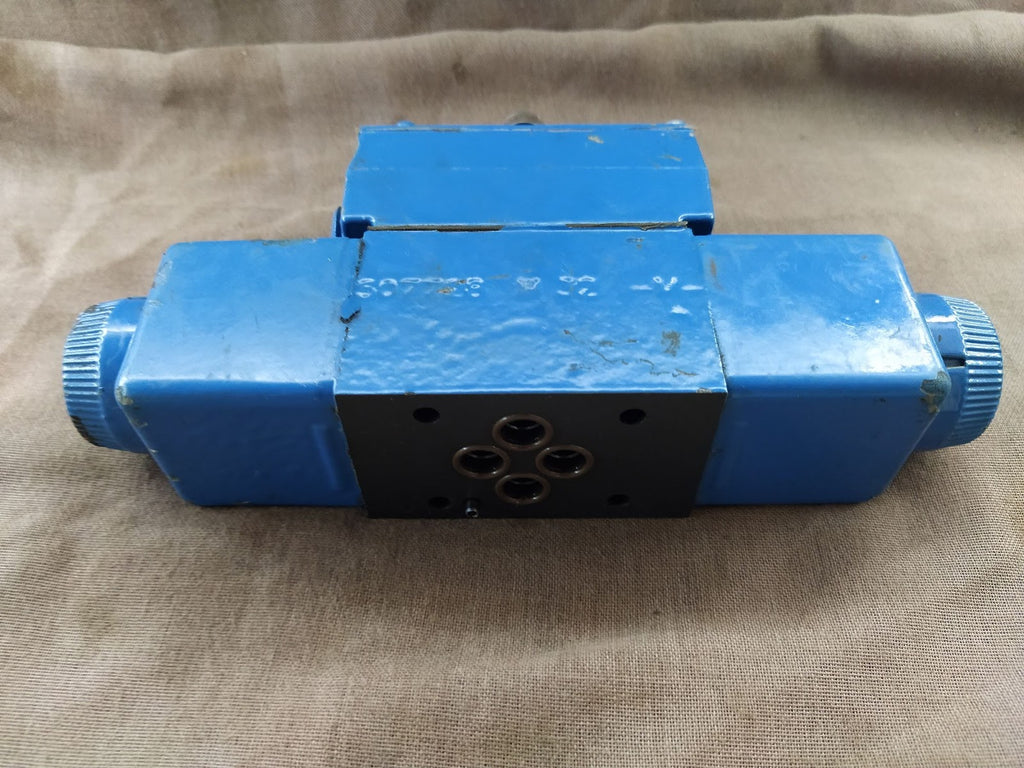 Eaton 02-110381 Solenoid Valve 02110381