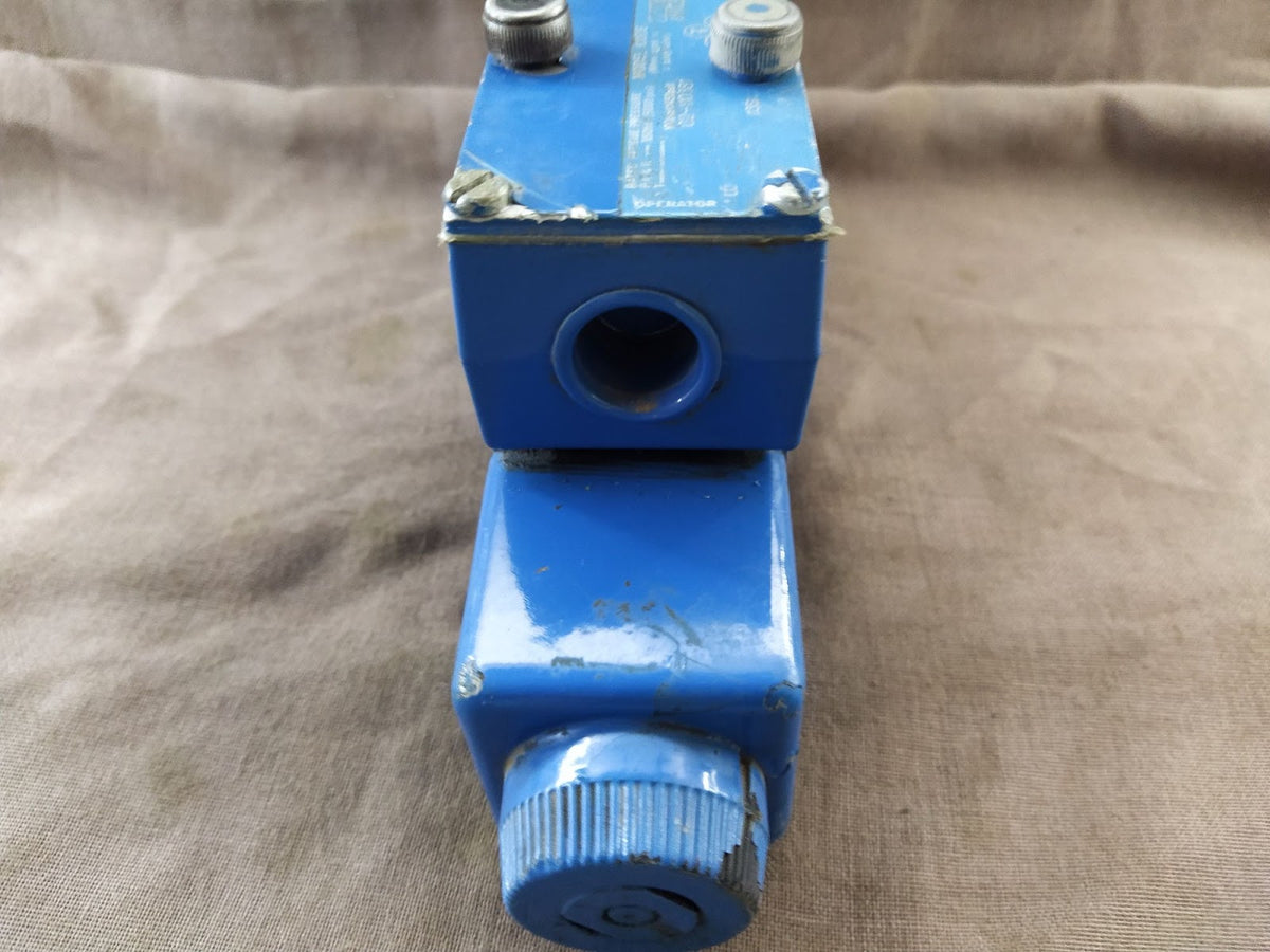 Eaton 02-110381 Solenoid Valve 02110381