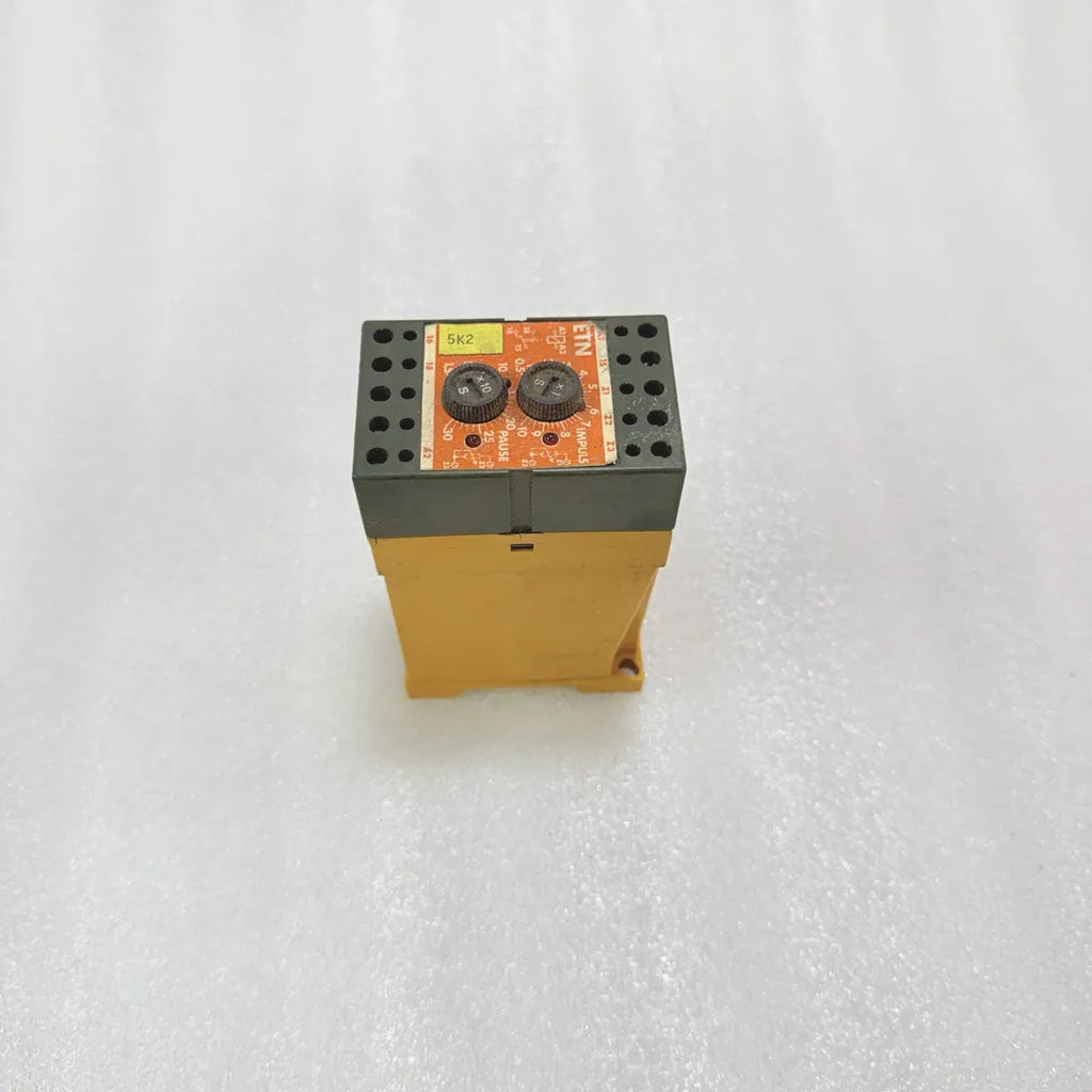 ETN Timer Relay Impulse Pause DIN Rail Mount Pre-Owned