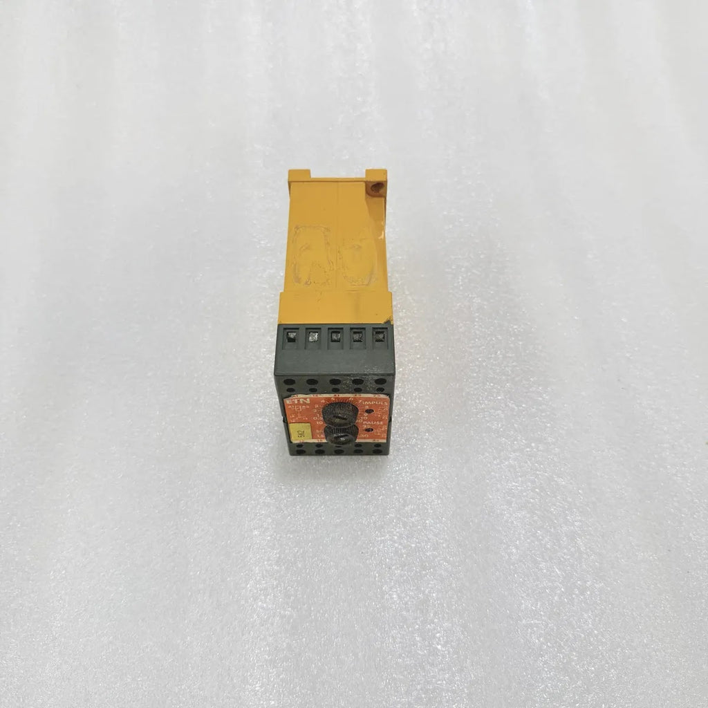 ETN Timer Relay Impulse Pause DIN Rail Mount Pre-Owned
