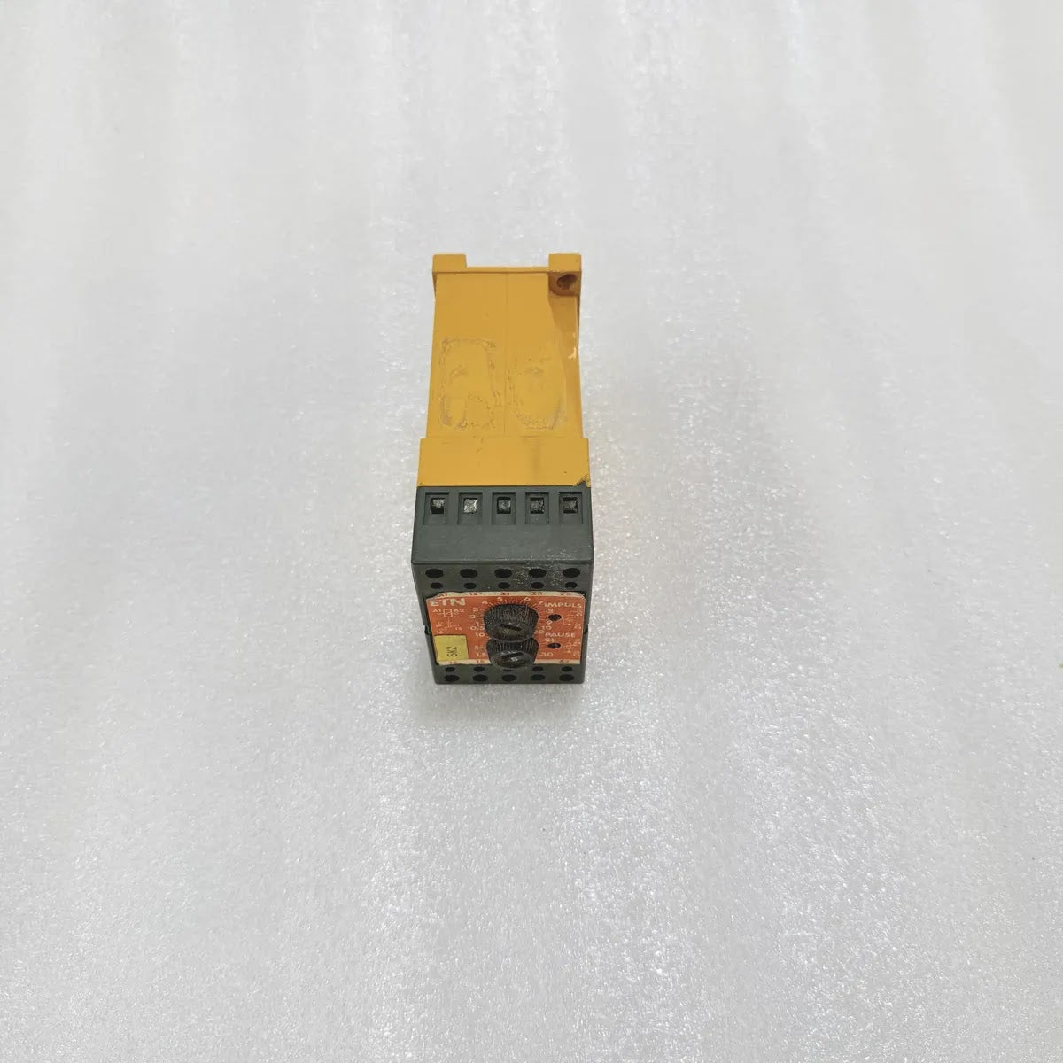 ETN Timer Relay Impulse Pause DIN Rail Mount Pre-Owned
