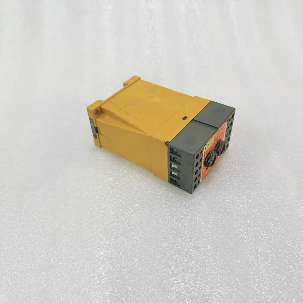 ETN Timer Relay Impulse Pause DIN Rail Mount Pre-Owned