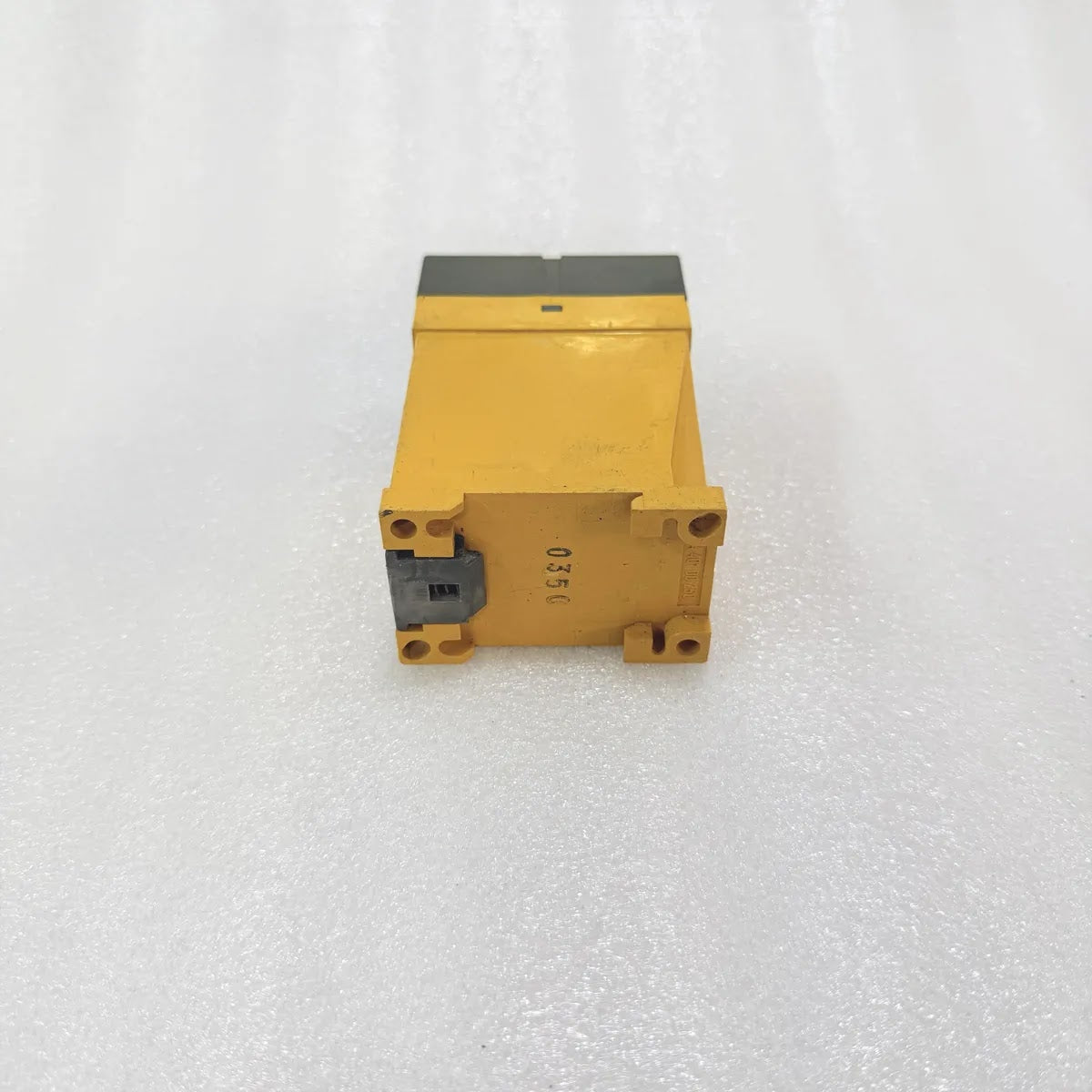 ETN Timer Relay Impulse Pause DIN Rail Mount Pre-Owned