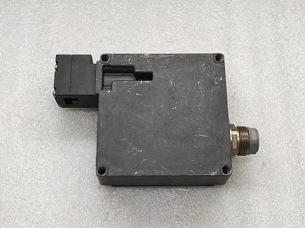 EUCHNER TZ2LE024SR6 SAFETY SWITCH TZ 24V AC/DC