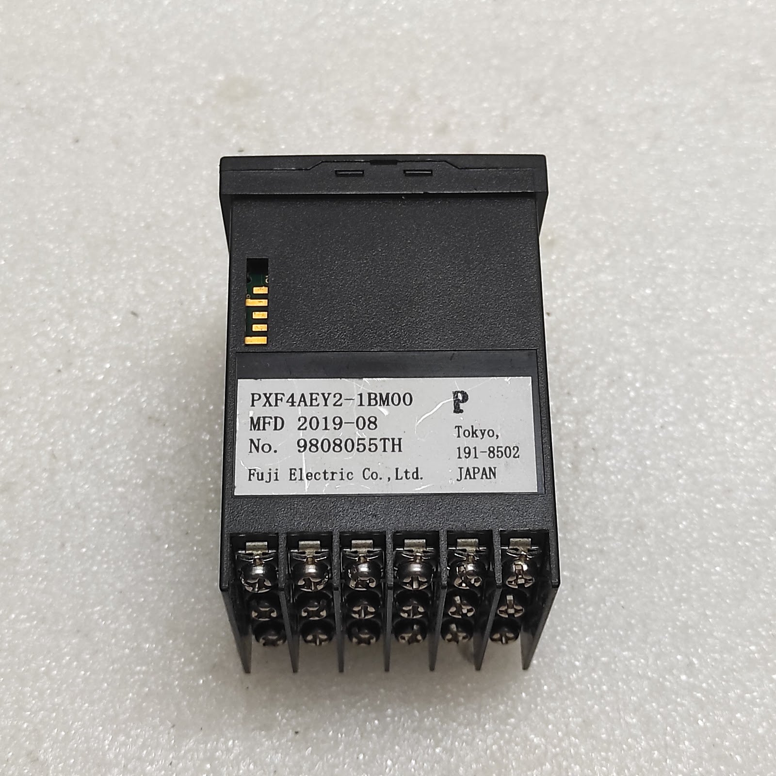 FUJI ELECTRIC PXF4 TEMPERATURE CONTROLLER PXF4AEY2-1BM00-P 24VDC/AC