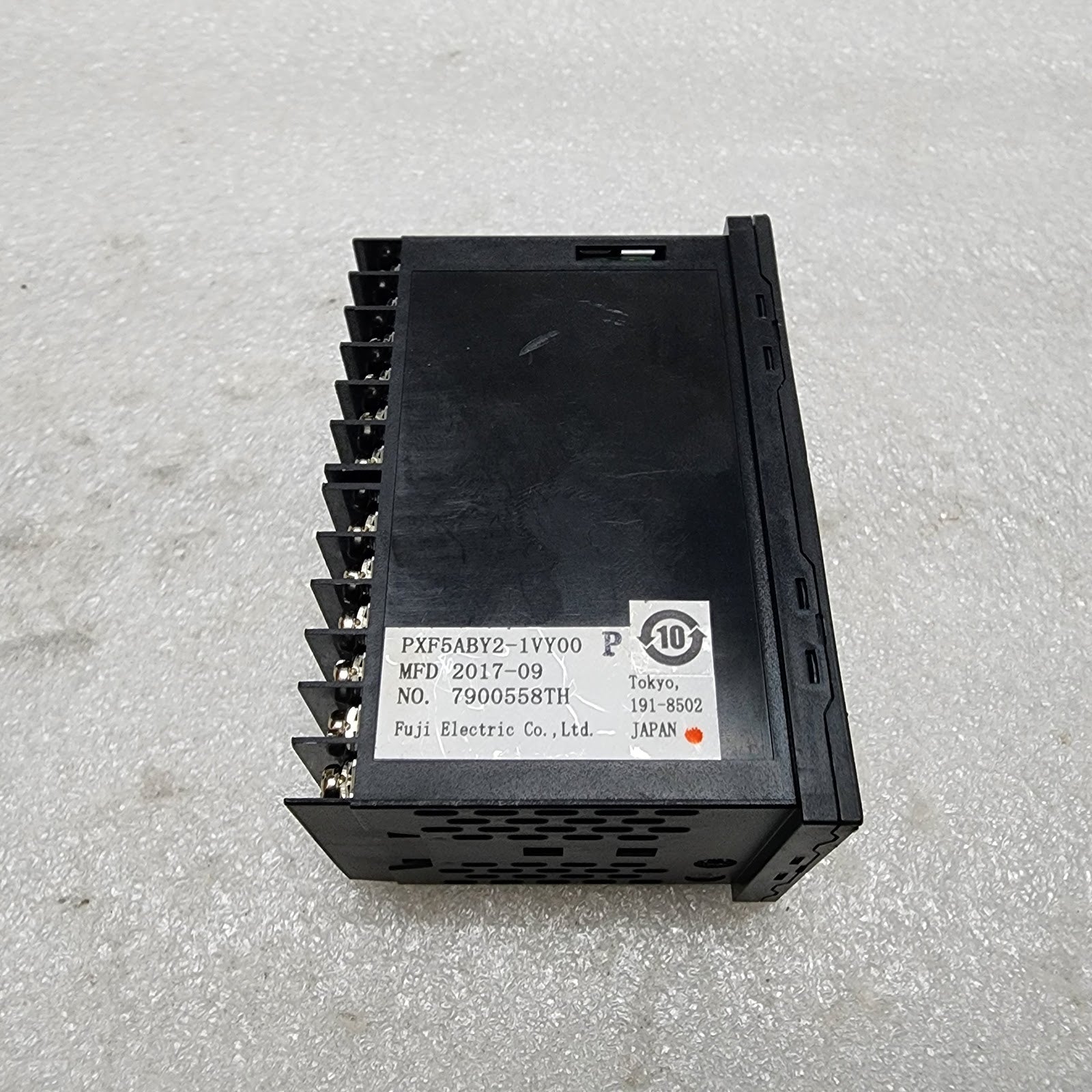 FUJI ELECTRIC PXF5ABY2-1VY00-P TEMPERATURE CONTROLLER 100-240VAC