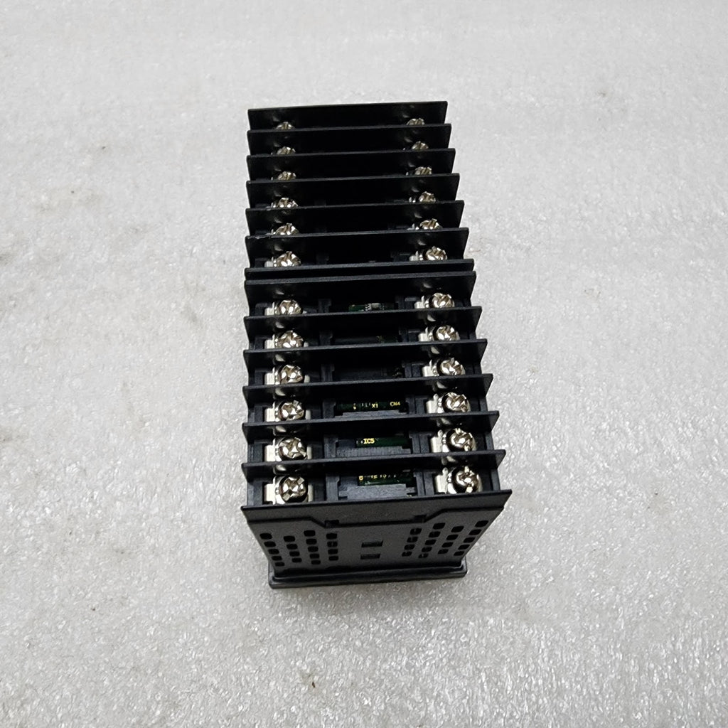 FUJI ELECTRIC PXF5AER2-FV100-P TEMPERATURE CONTROLLER 100-240VAC