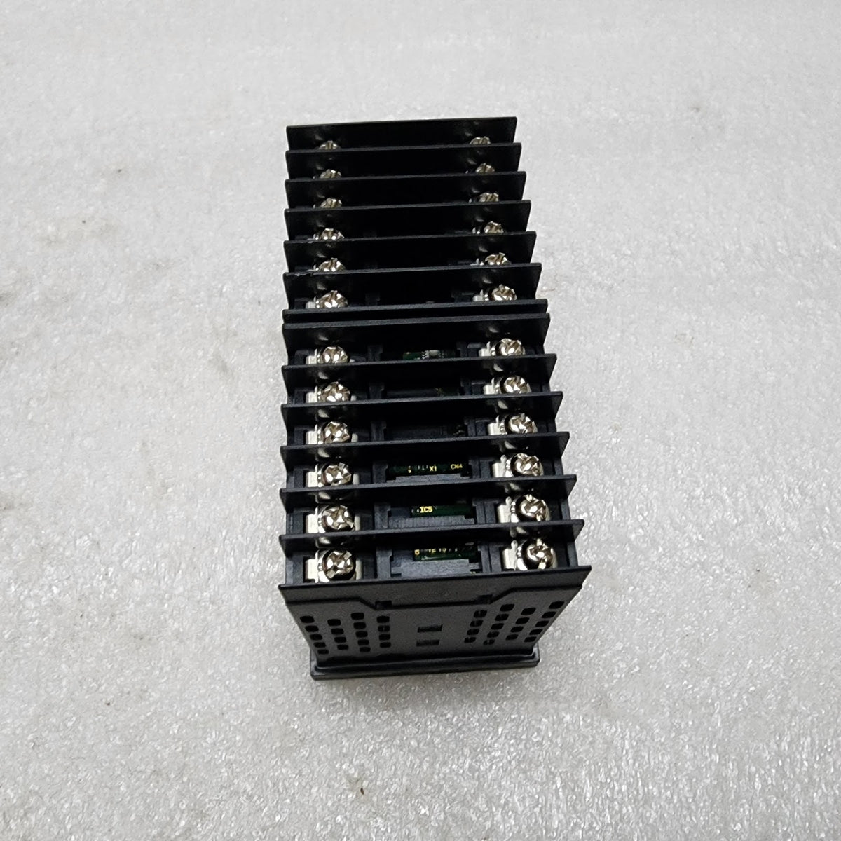 FUJI ELECTRIC PXF5AER2-FV100-P TEMPERATURE CONTROLLER 100-240VAC