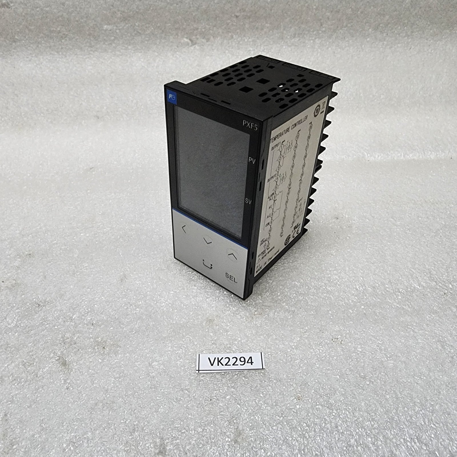 FUJI ELECTRIC PXF5AER2-FV100-P TEMPERATURE CONTROLLER 100-240VAC