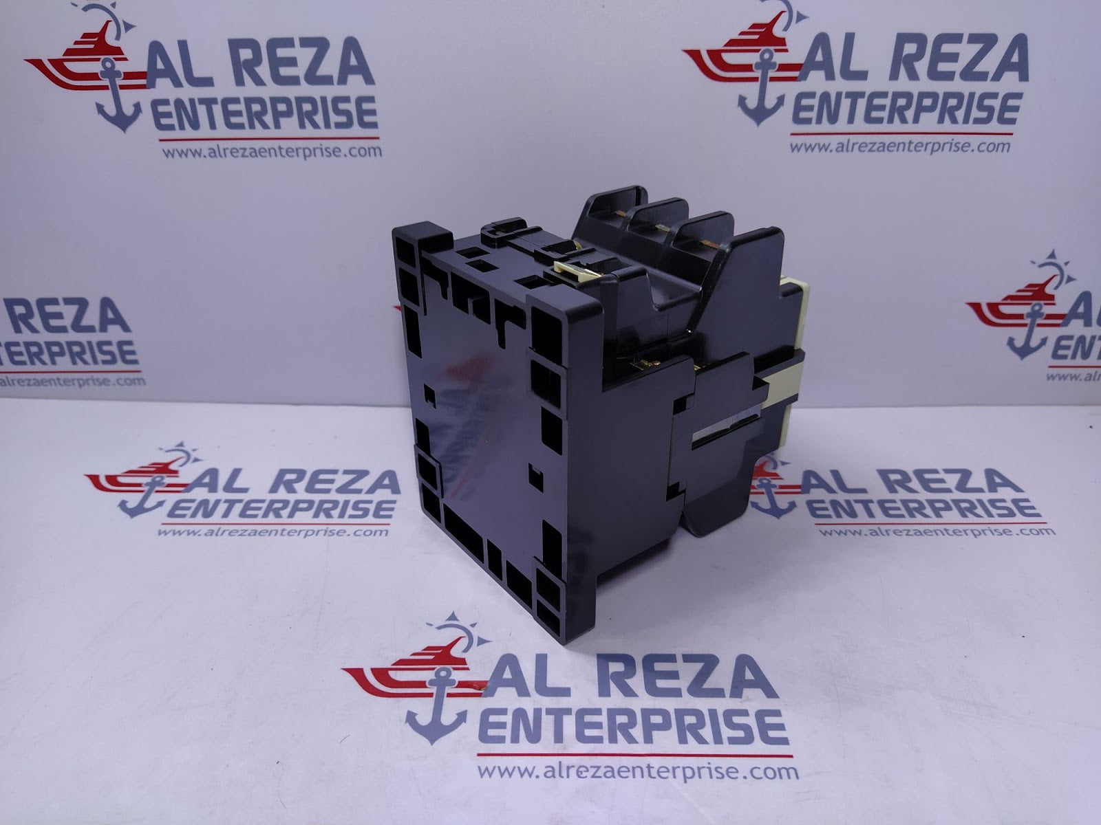 Fuji SC-3N (65) Magnetic Contactor 100A Coil Voltage 400-440V 4NC2H0 SC-3N 440V
