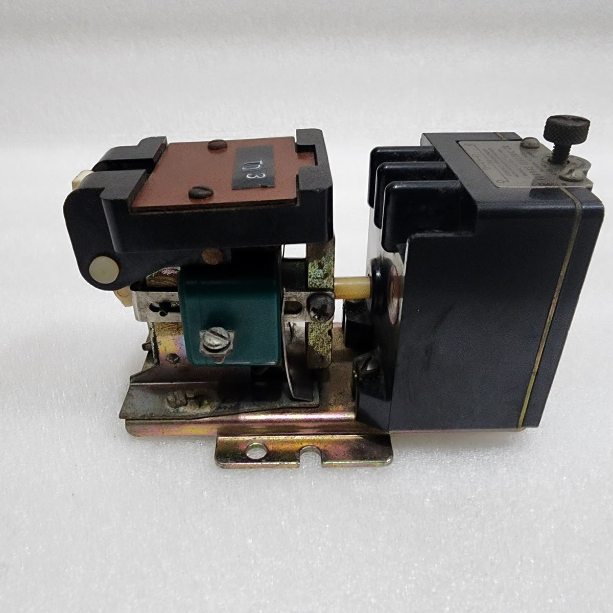FURNAS ELECTRIC 55AA PNEUMATIC TIMER CONTACTOR 55BAIAF