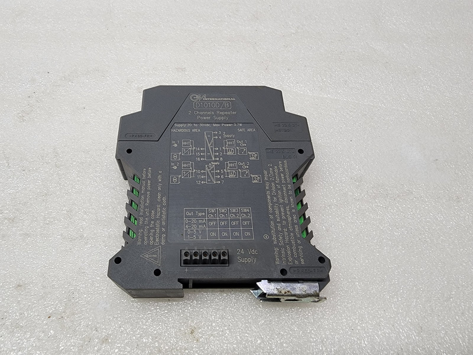 GM INTERNATIONAL D1010D/B 2-CHANNEL REPEATER POWER SUPPLY 24VDC D1010D