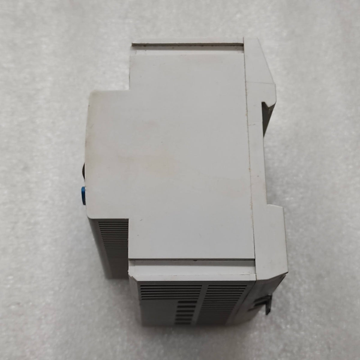 HAGER EV103 DIMMER 242103 230V