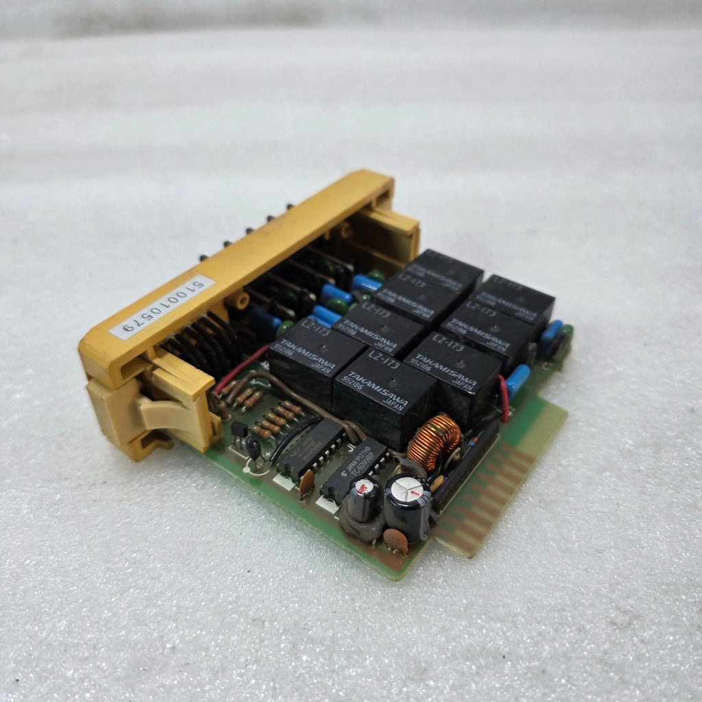 HITACHI E-01T-4157 OUTPUT MODULE | INDUSTRIAL CONTROL BOARD