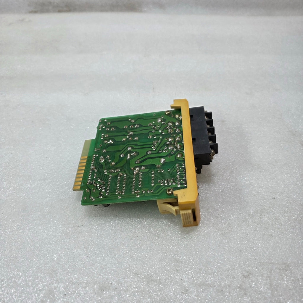 HITACHI E-01T-4157 OUTPUT MODULE | INDUSTRIAL CONTROL BOARD