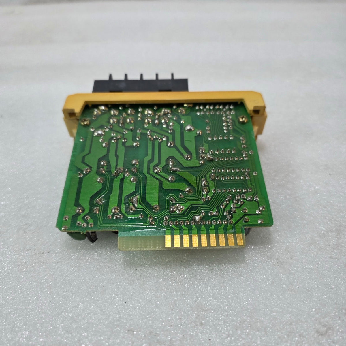 HITACHI E-01T-4157 OUTPUT MODULE | INDUSTRIAL CONTROL BOARD
