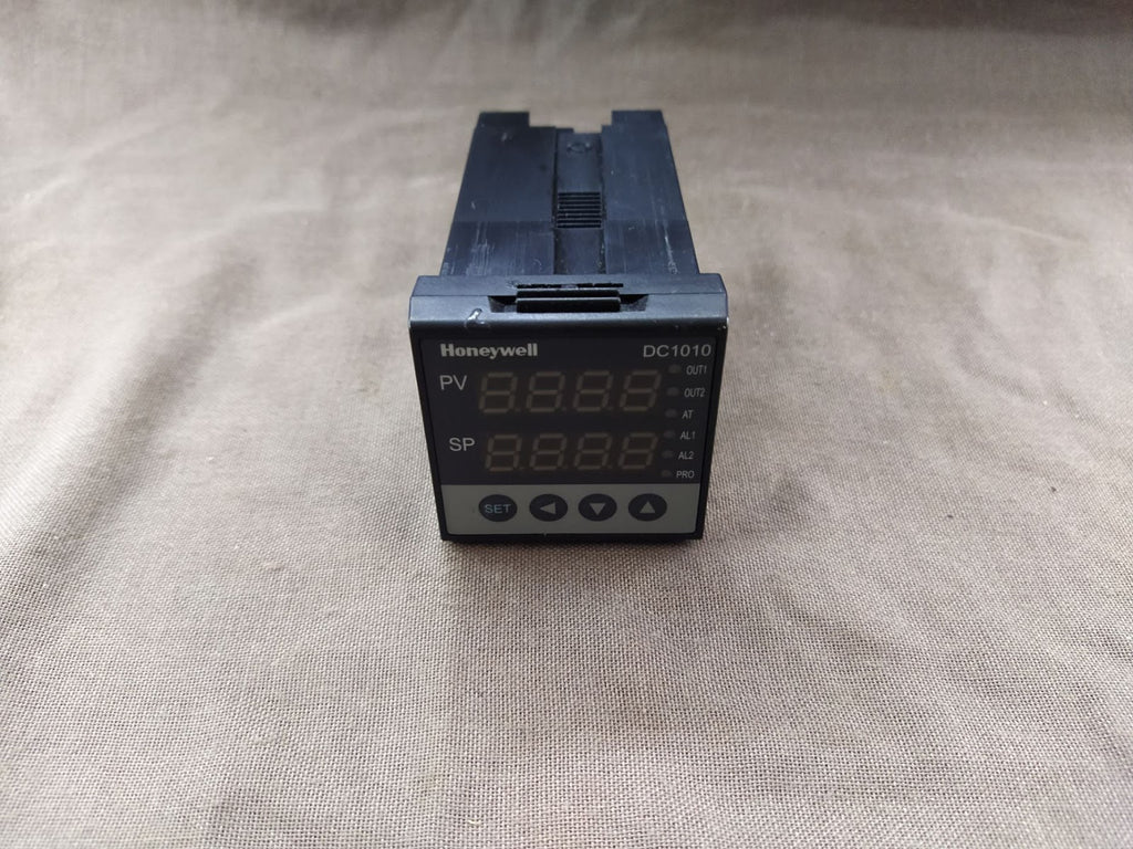 Honeywell DC1010 Temperature Controller DC1010CL-30200B-E