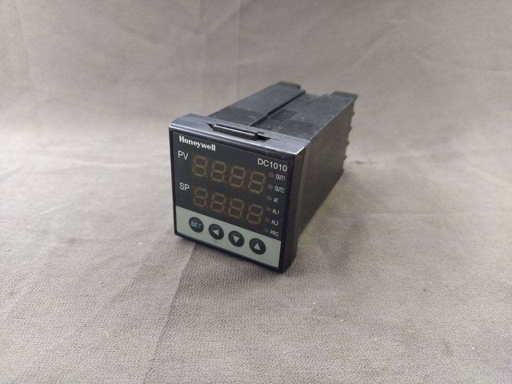 HONEYWELL DC1010 TEMPERATURE CONTROLLER DC1010CT-102000-E