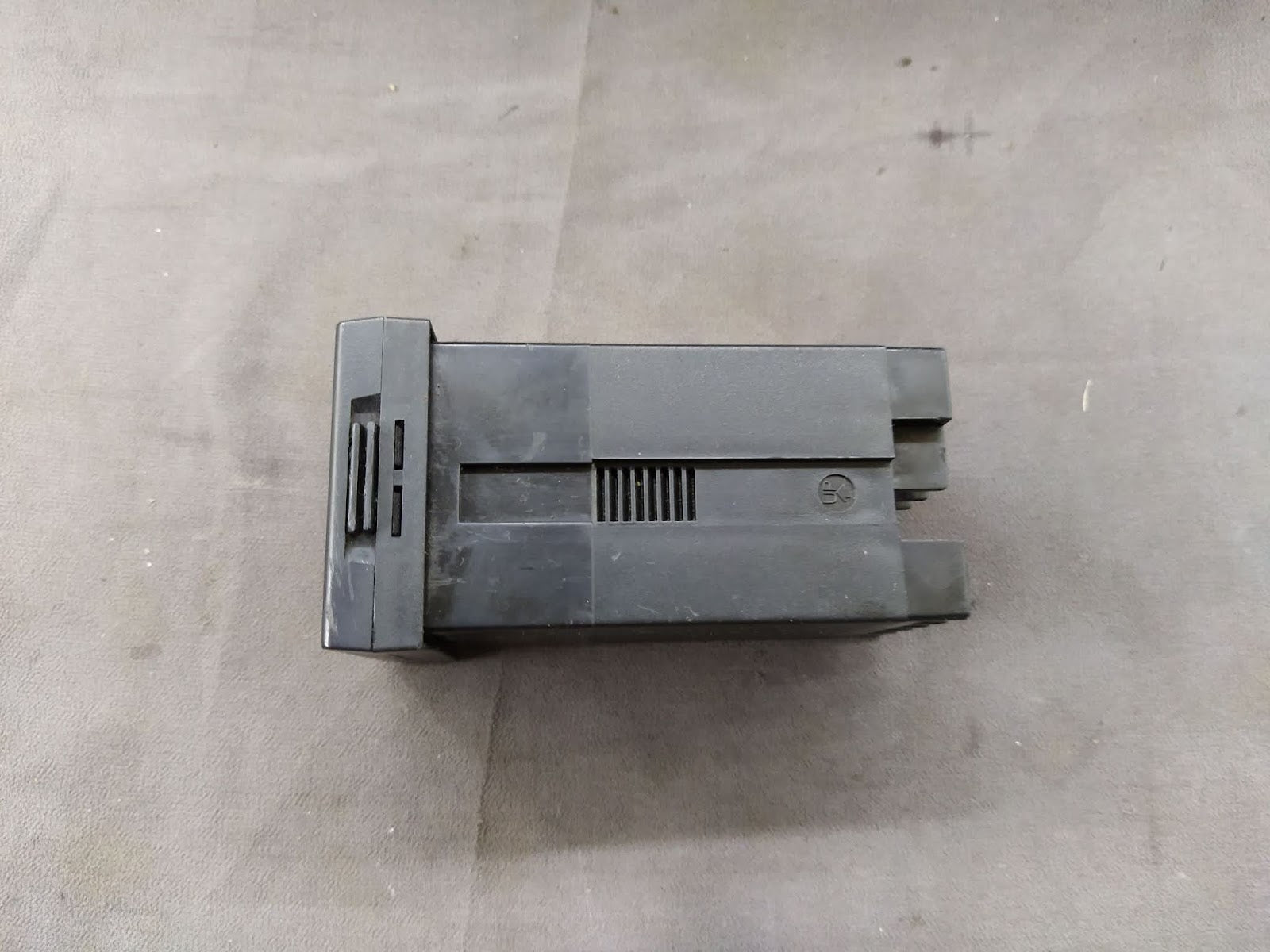 HONEYWELL DC1010 TEMPERATURE CONTROLLER DC1010CT-102000-E
