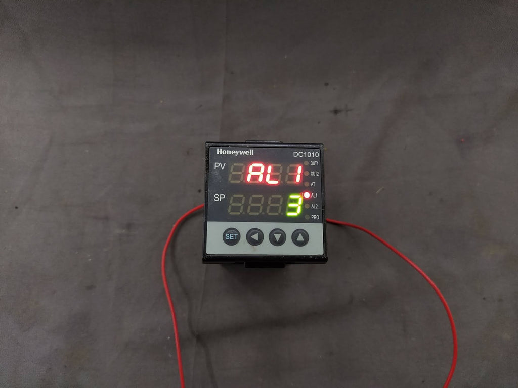 HONEYWELL DC1010 TEMPERATURE CONTROLLER DC1010CT-102000-E