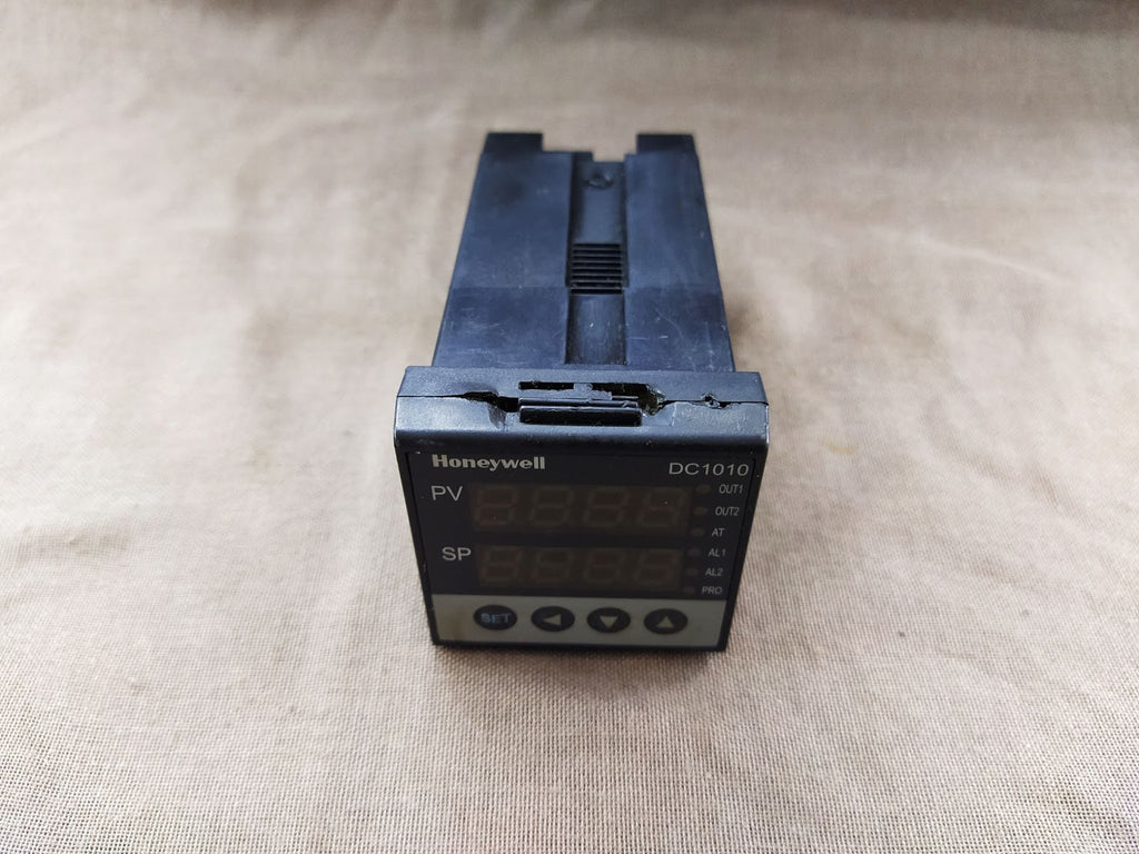Honeywell DC1010 Temperature Controller DC1010CT-302000-E