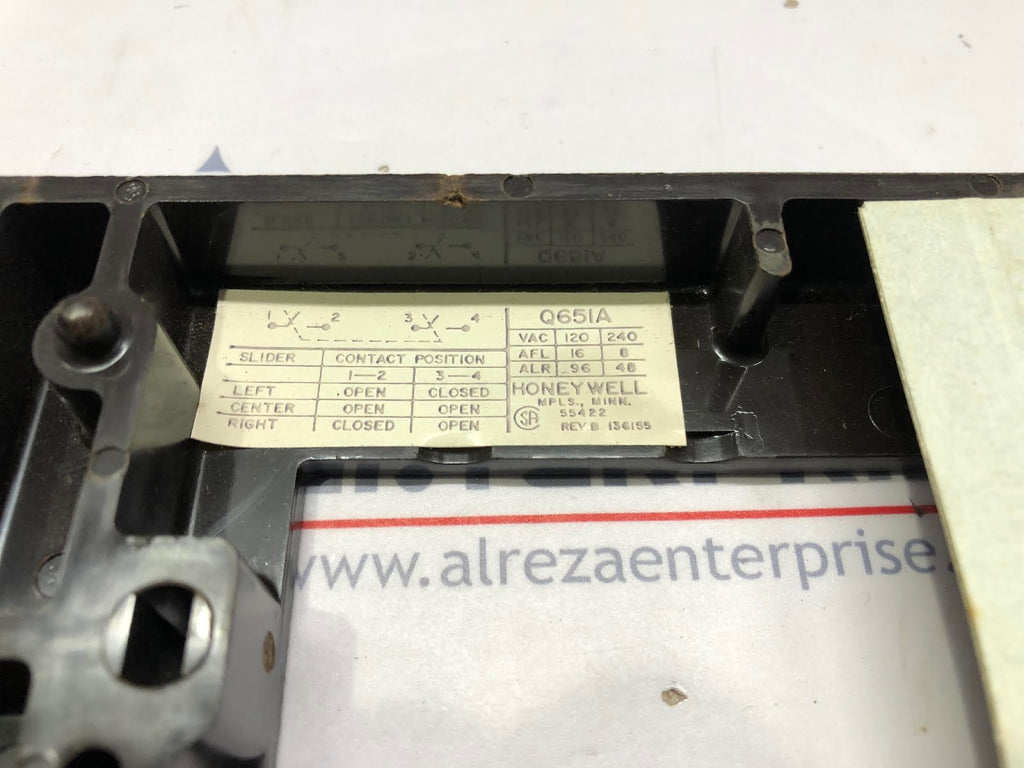 HONEYWELL Q651A-1009-1H MULTI SWITCHING SUBBASE